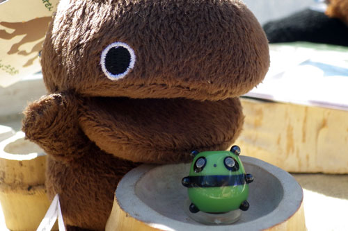 なんかうしろに